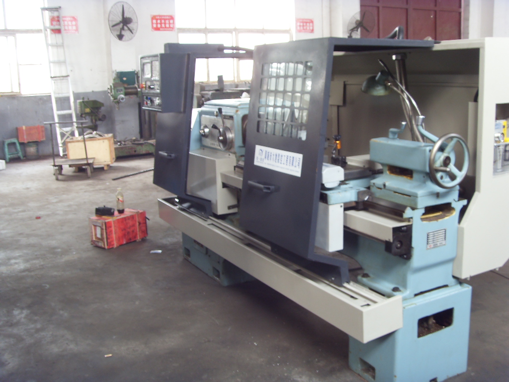 CK6125系列数控机床